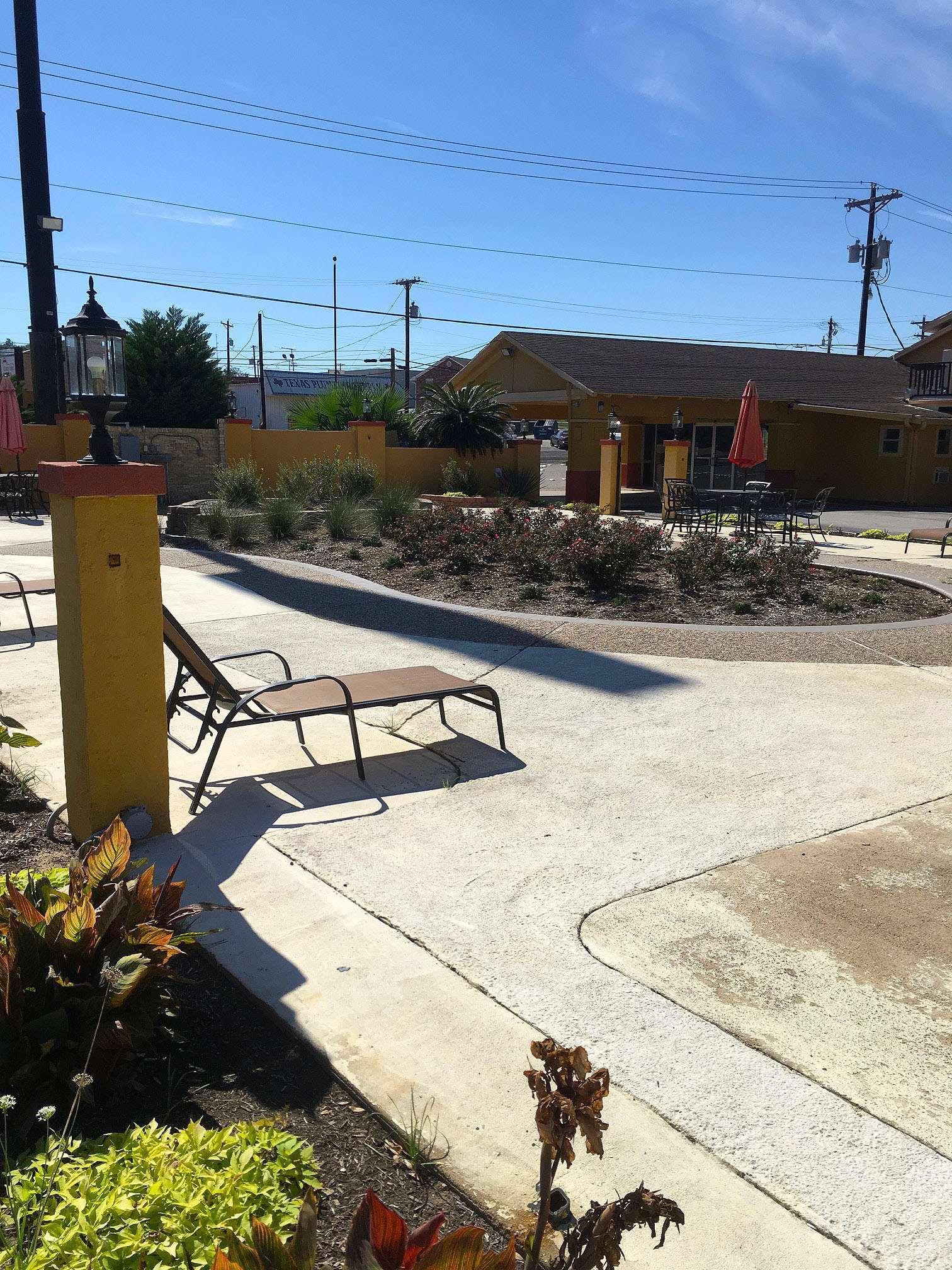Americas Best Value Inn & Suites Brenham Buitenkant foto