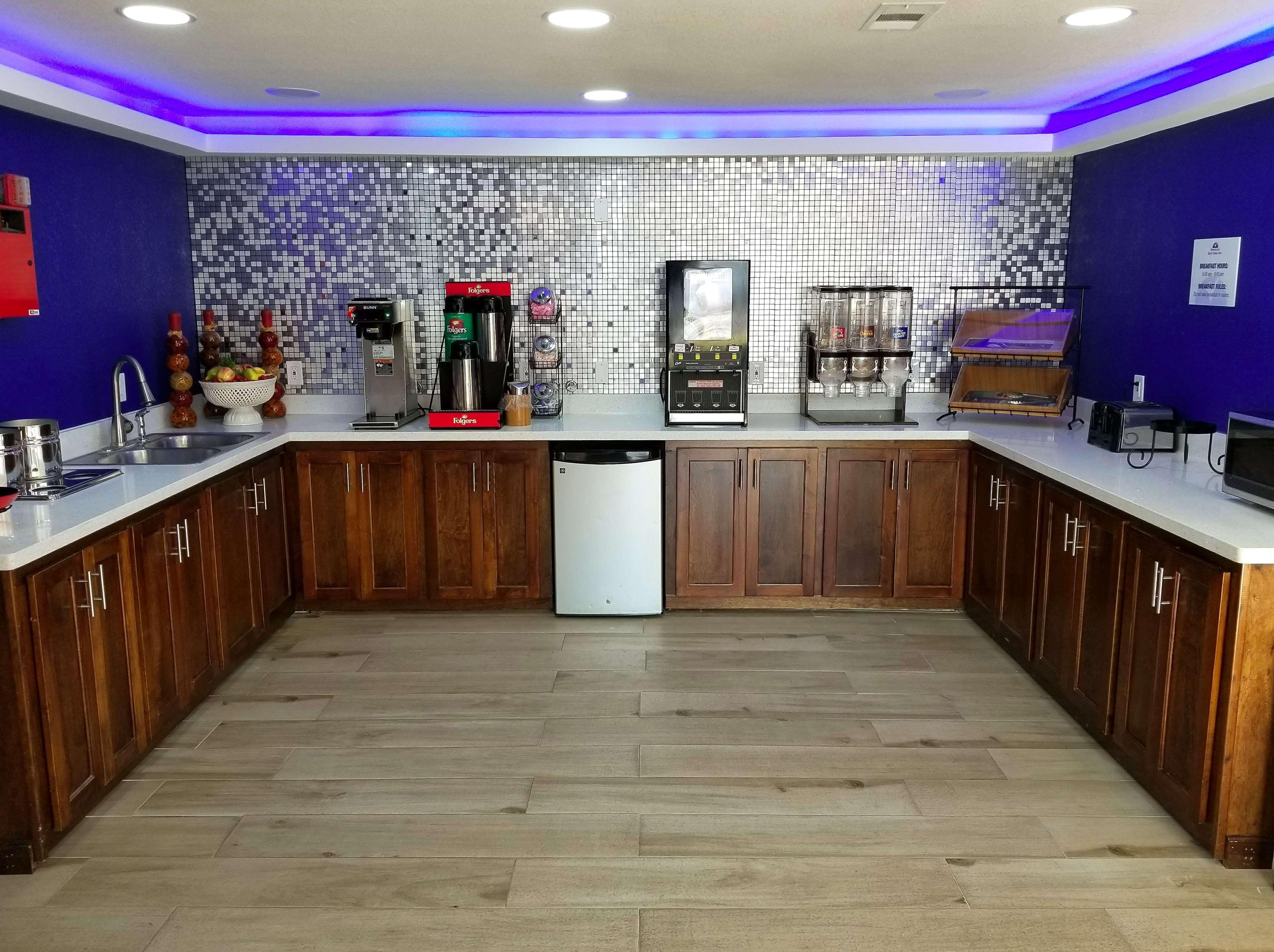 Americas Best Value Inn & Suites Brenham Buitenkant foto