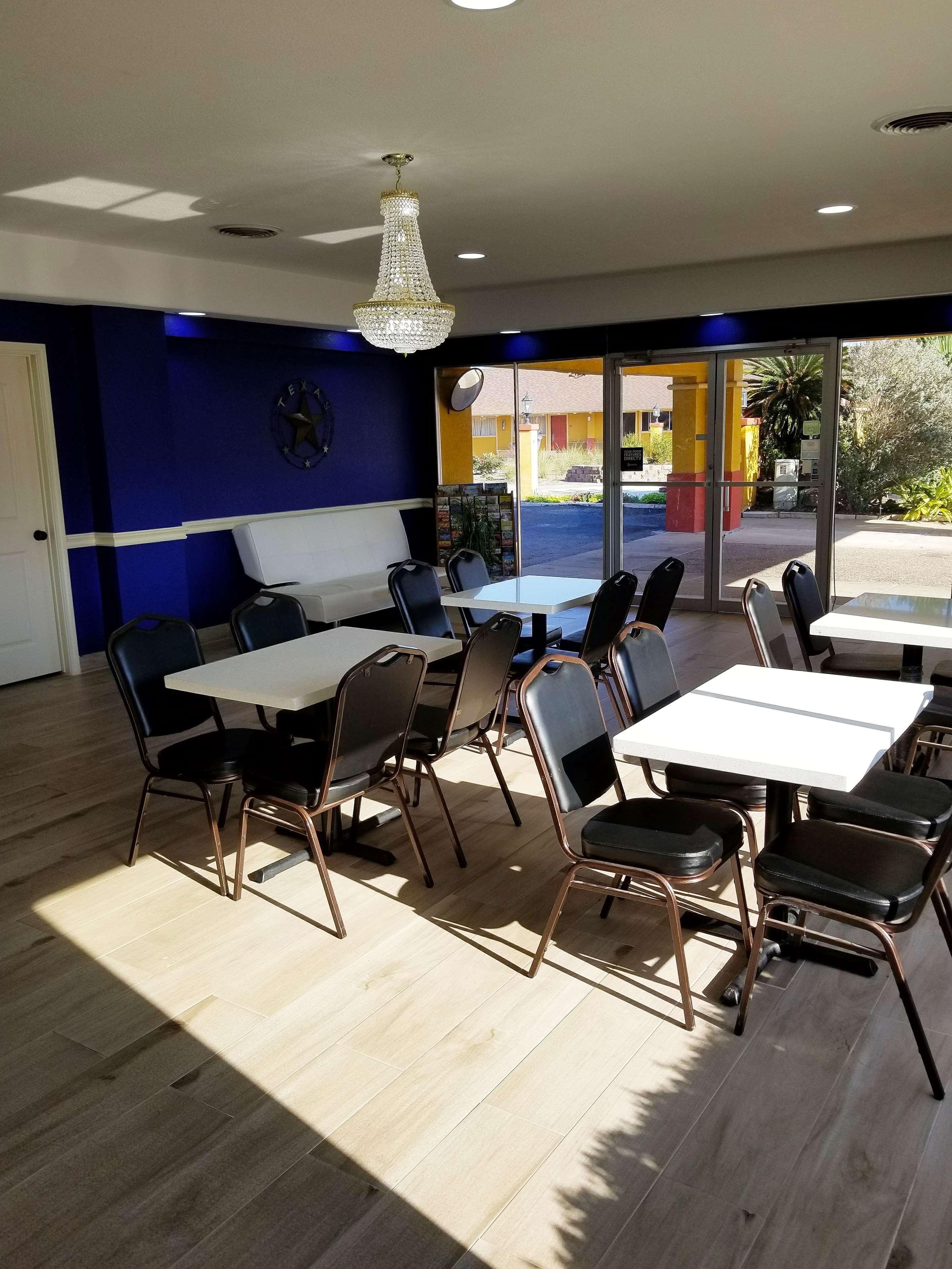 Americas Best Value Inn & Suites Brenham Buitenkant foto
