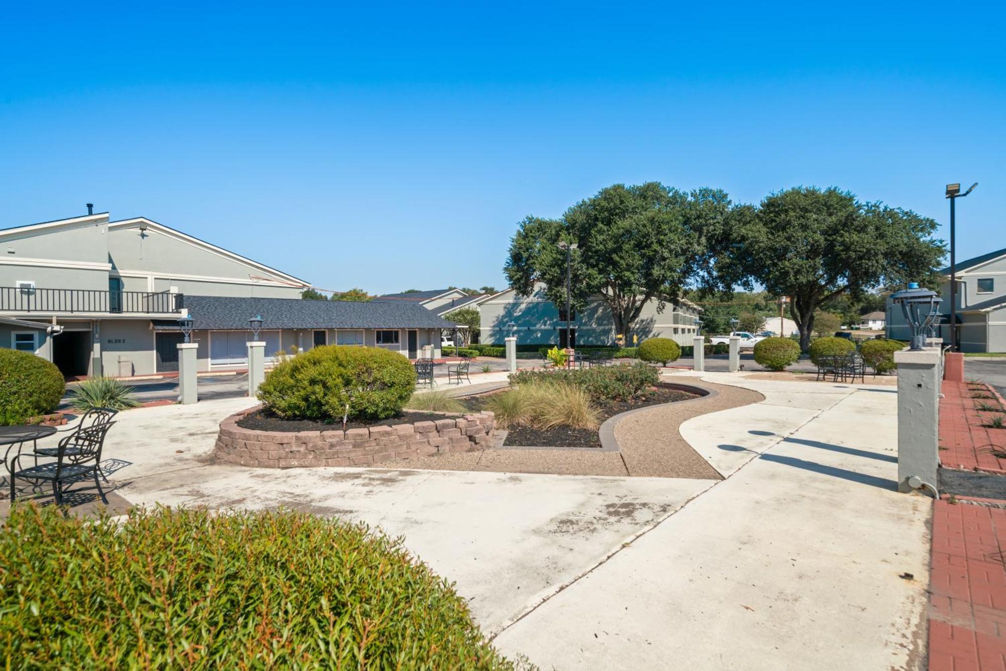 Americas Best Value Inn & Suites Brenham Buitenkant foto