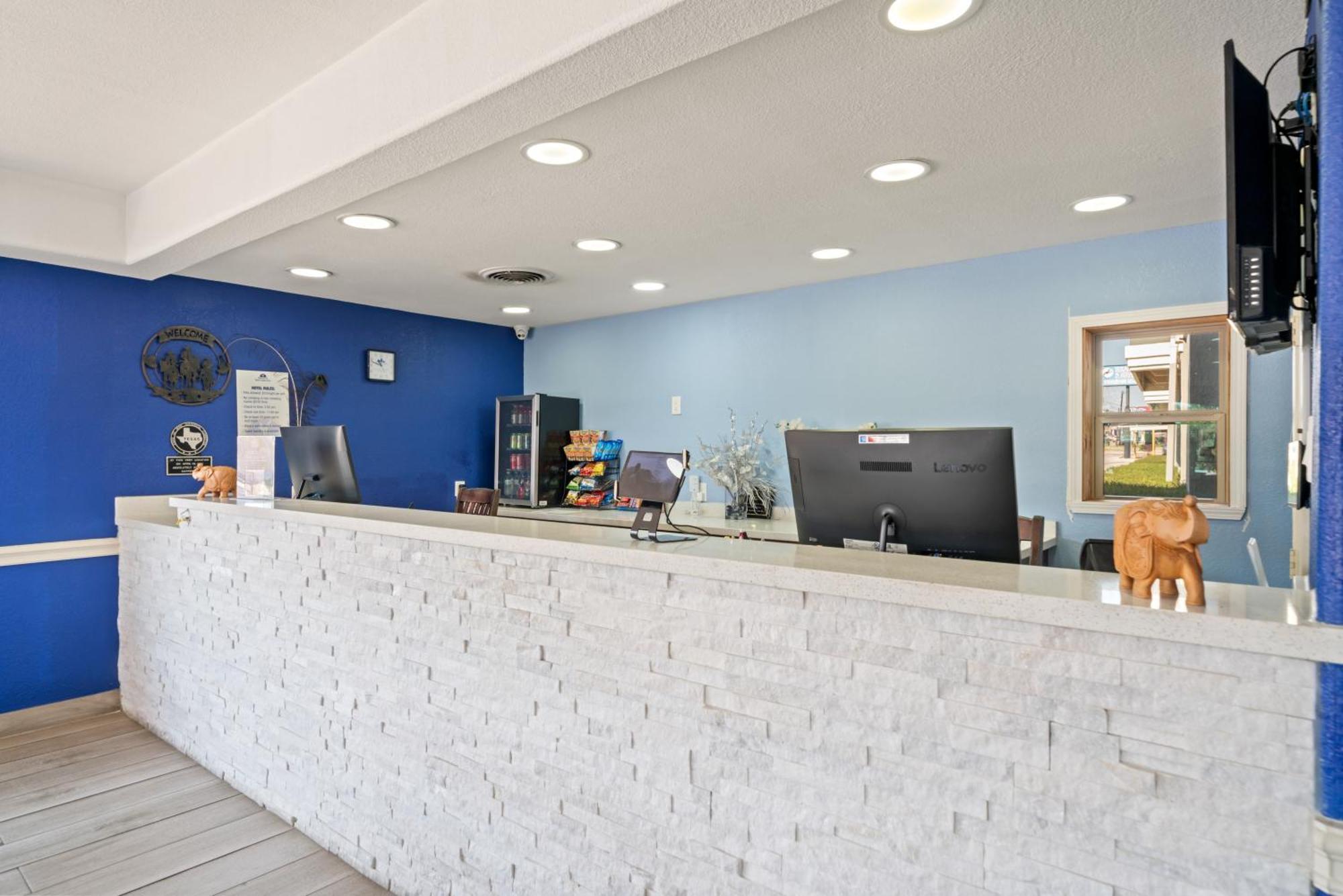 Americas Best Value Inn & Suites Brenham Buitenkant foto