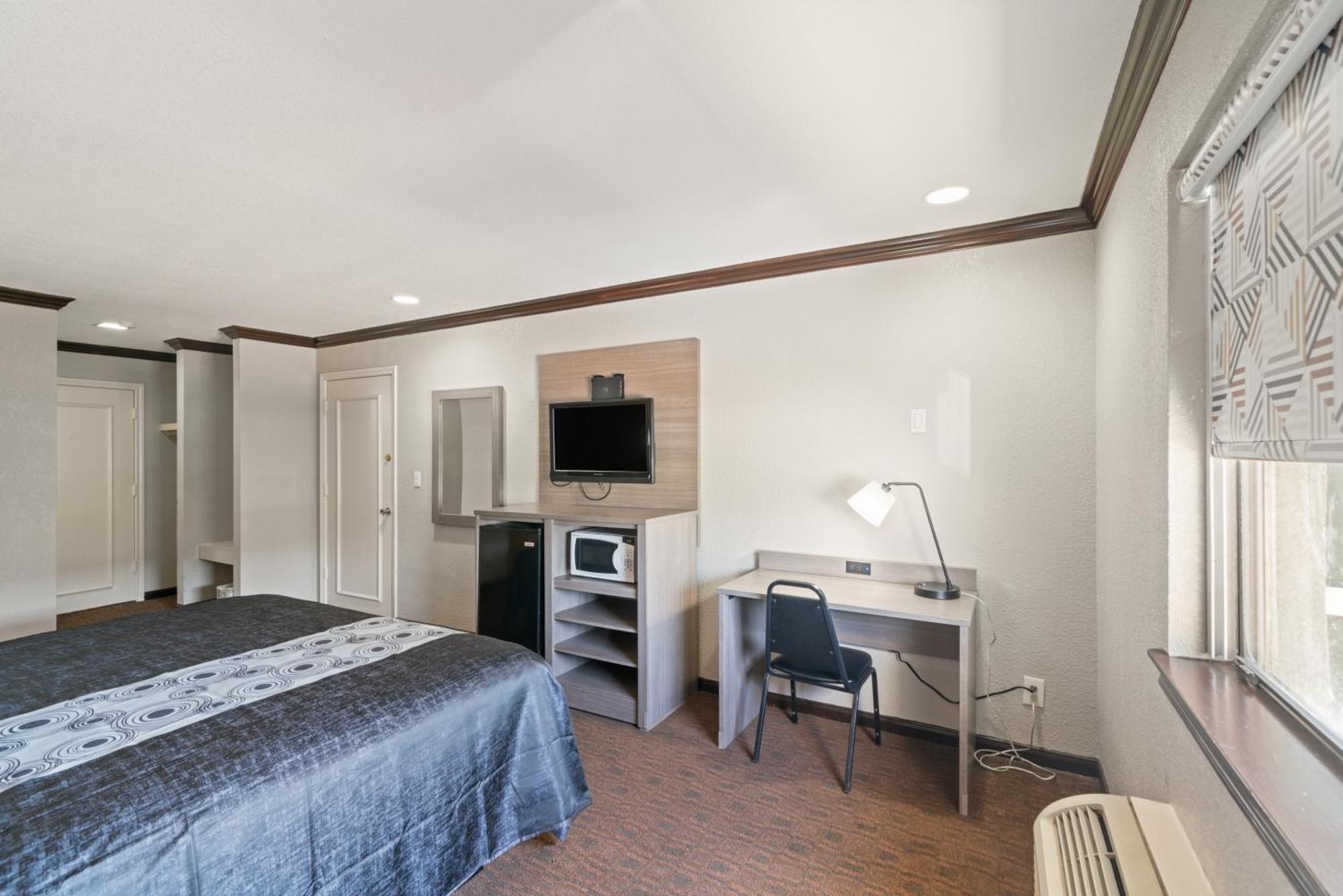Americas Best Value Inn & Suites Brenham Buitenkant foto