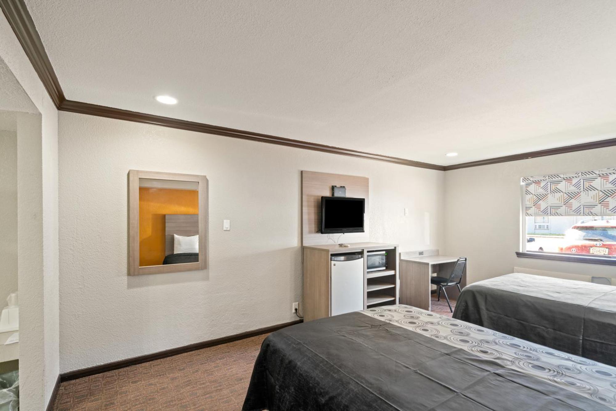 Americas Best Value Inn & Suites Brenham Buitenkant foto