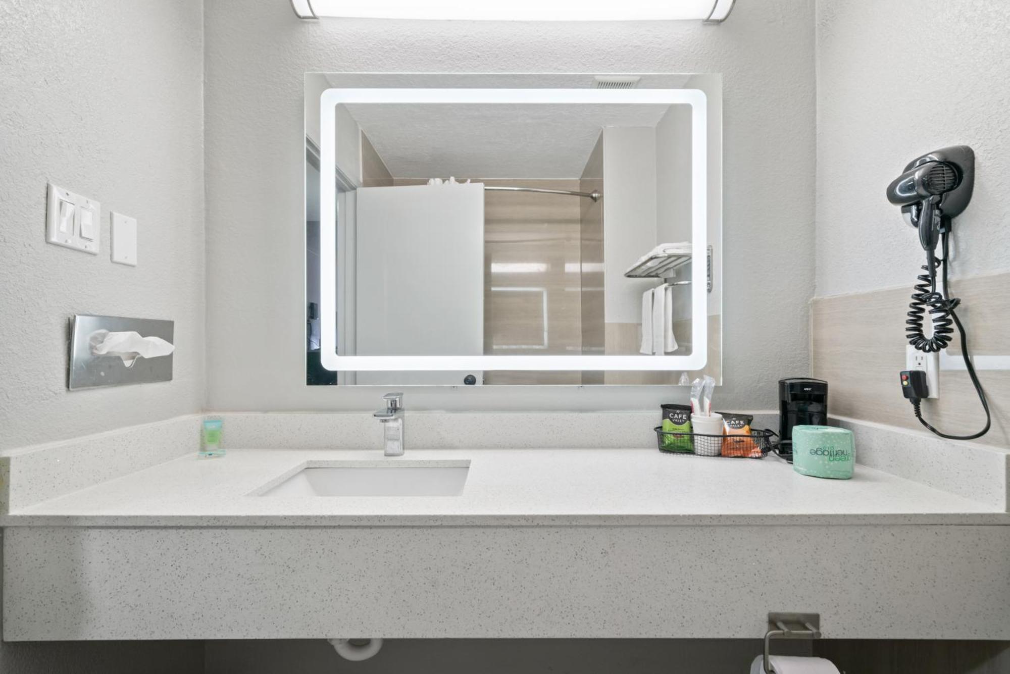 Americas Best Value Inn & Suites Brenham Buitenkant foto
