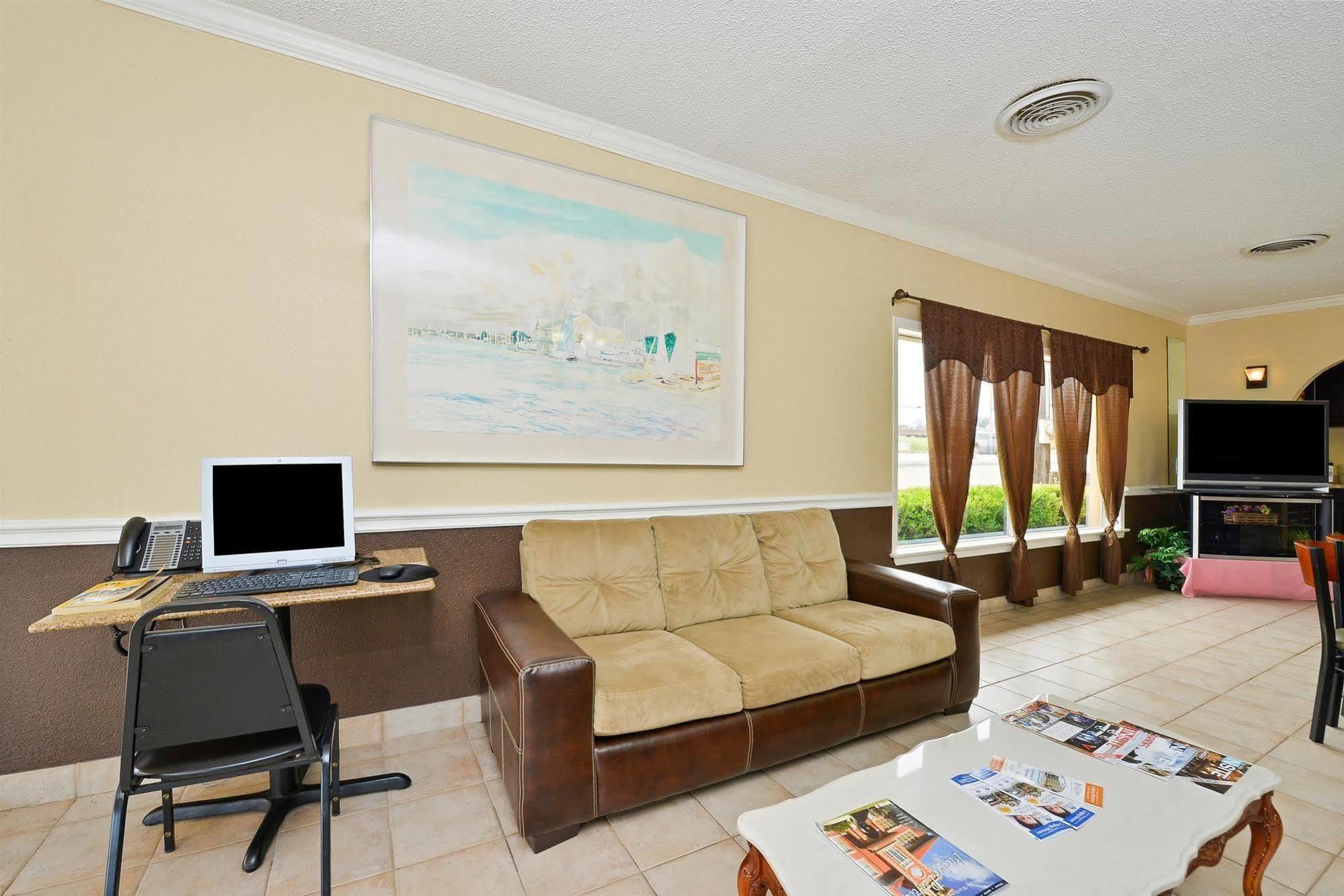 Americas Best Value Inn & Suites Brenham Buitenkant foto