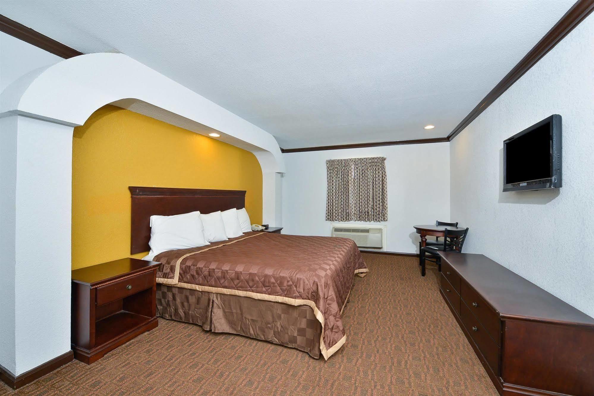 Americas Best Value Inn & Suites Brenham Buitenkant foto